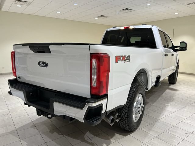 Certified 2025 Ford F350 XLT w/ FX4 Off-Road Package AWD/4WD image 5