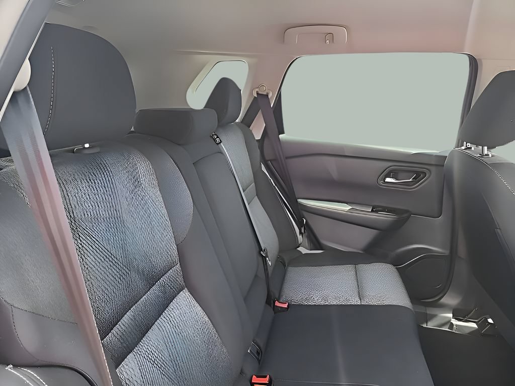 Used 2025 Nissan Rogue SV AWD/4WD image 14