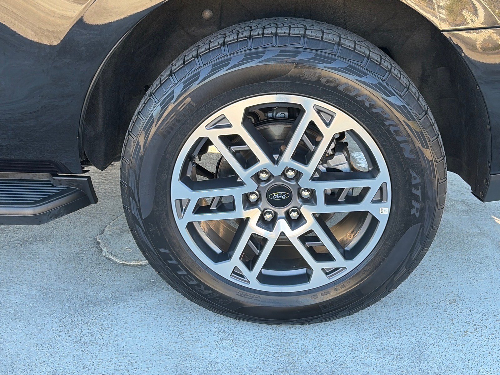 Certified 2025 Ford Expedition Active AWD/4WD image 21