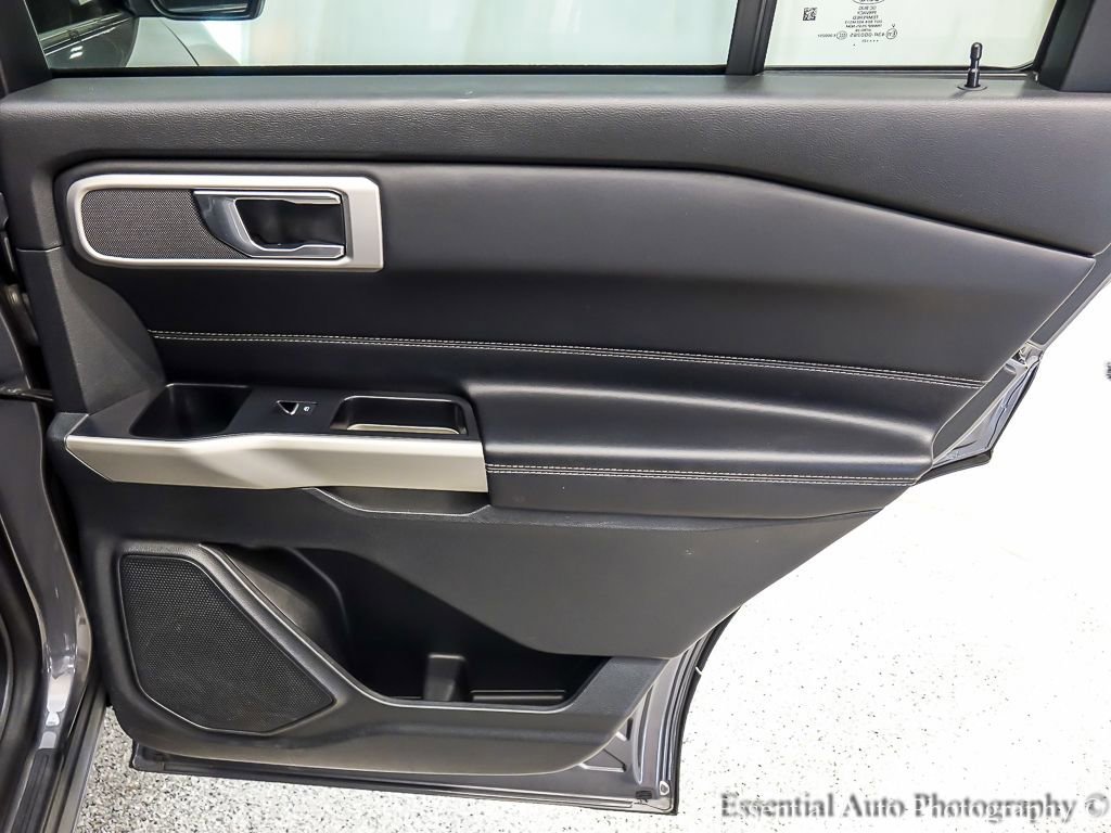 Certified 2021 Ford Explorer XLT w/ Equipment Group 202A AWD/4WD image 25