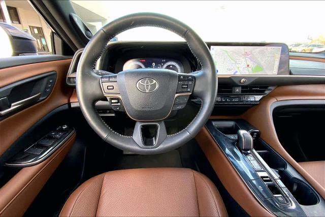 Used 2025 Toyota Crown Signia w/ Advanced Technology Package image 8