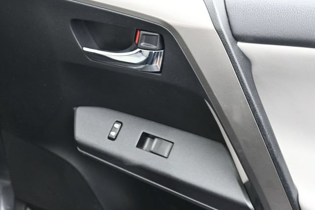 Used 2017 Toyota RAV4 XLE FWD image 31