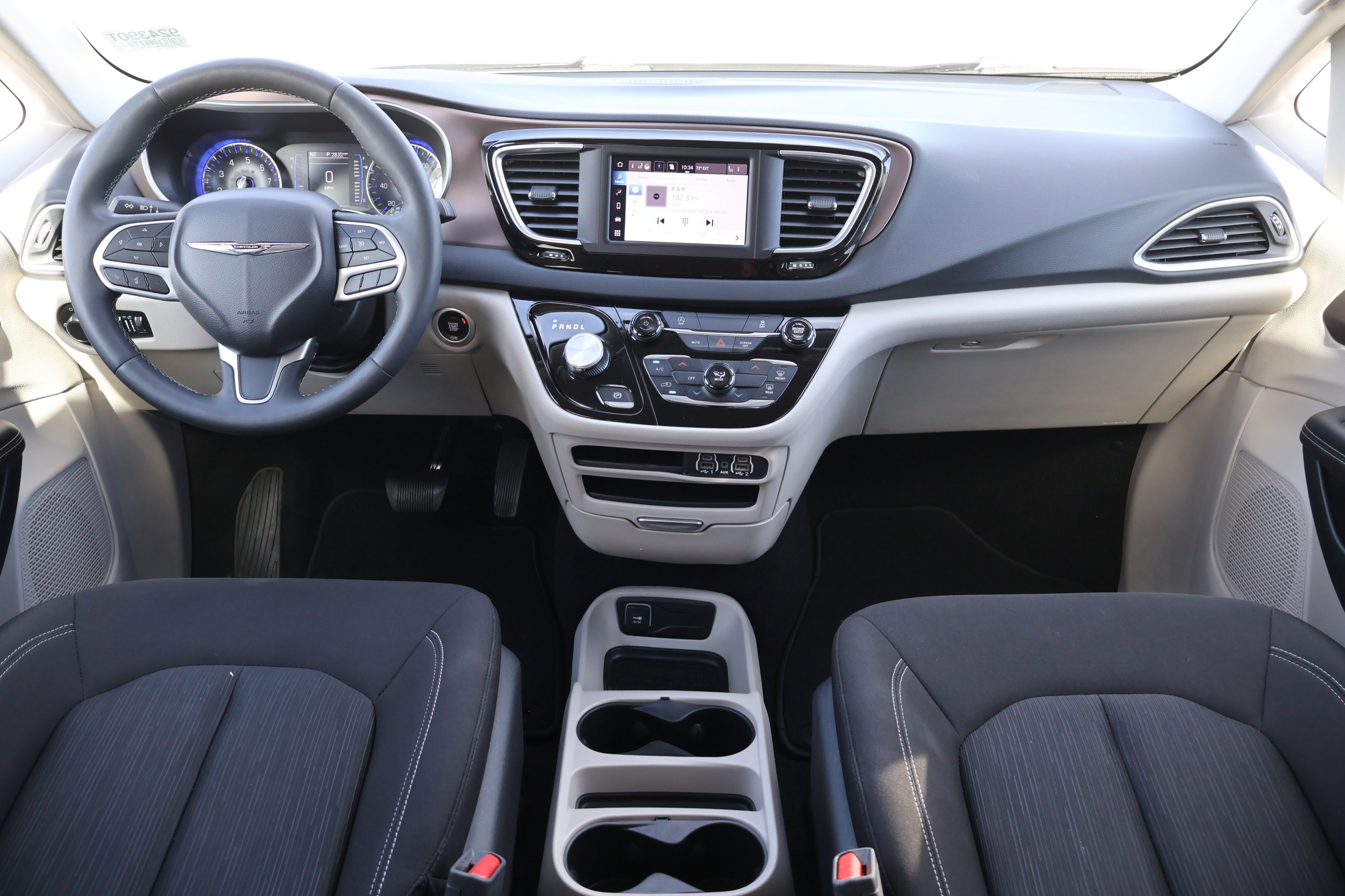 Used 2024 Chrysler Voyager LX image 26