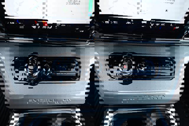 Certified 2025 Ford Expedition Active image 24