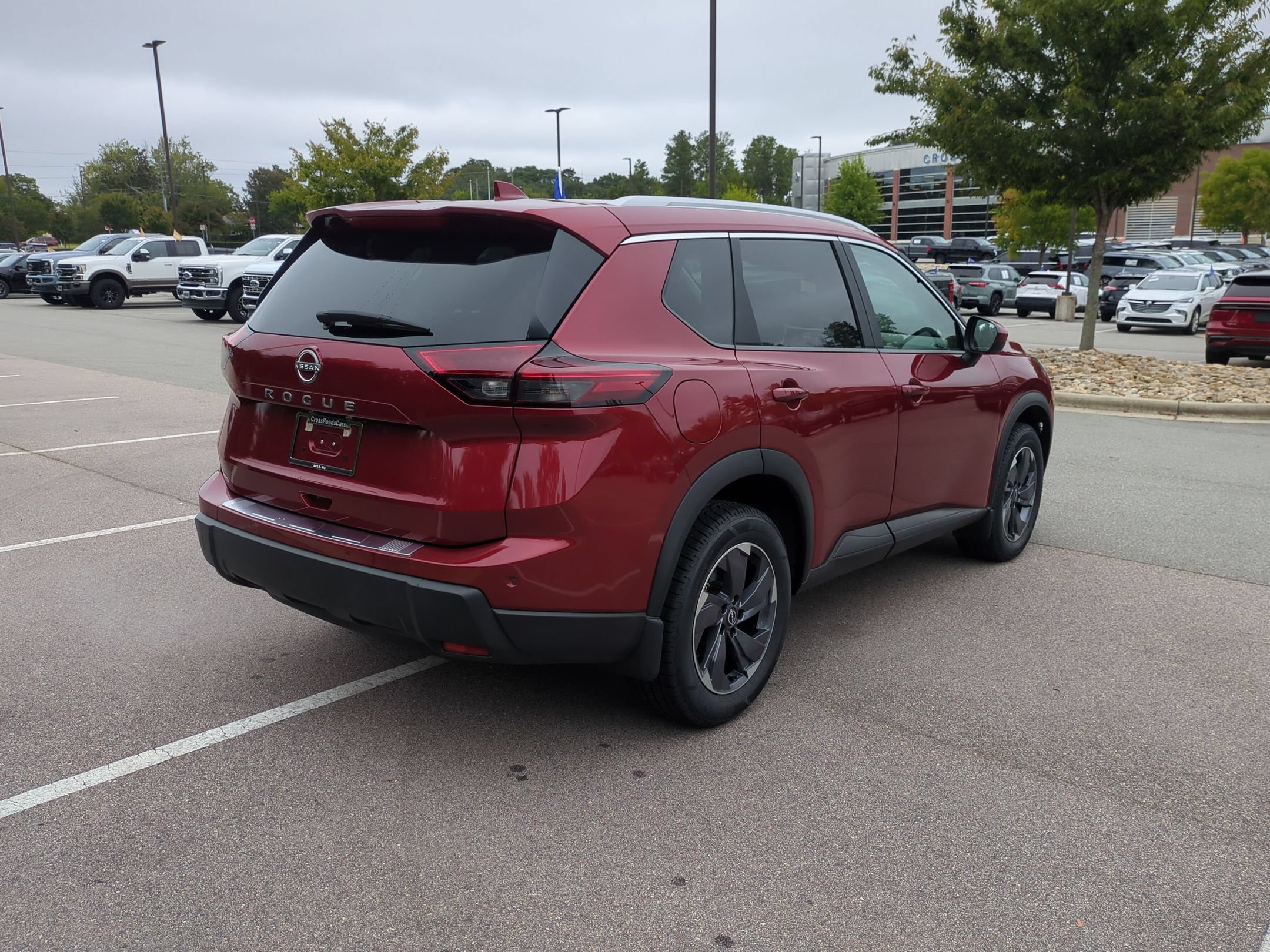 Used 2025 Nissan Rogue SV w/ SV Premium Package FWD image 4