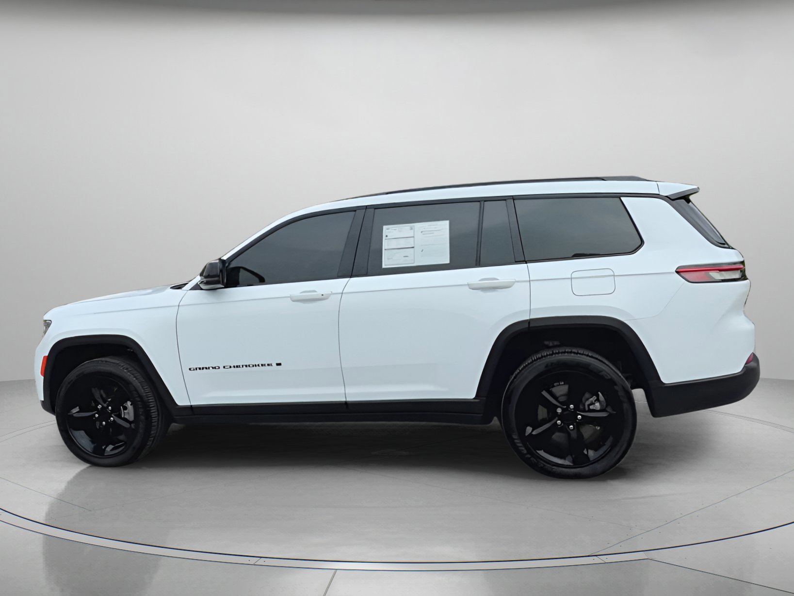 Used 2025 Jeep Grand Cherokee L Altitude image 10