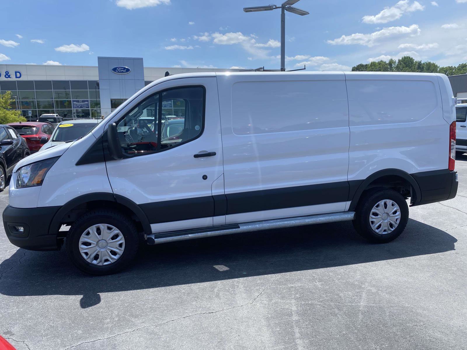 Certified 2025 Ford Transit 250 Low Roof w/ Exterior Upgrade Package RWD image 4
