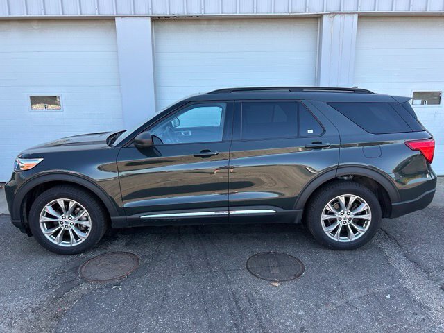 Certified 2023 Ford Explorer XLT w/ Equipment Group 202A AWD/4WD image 3