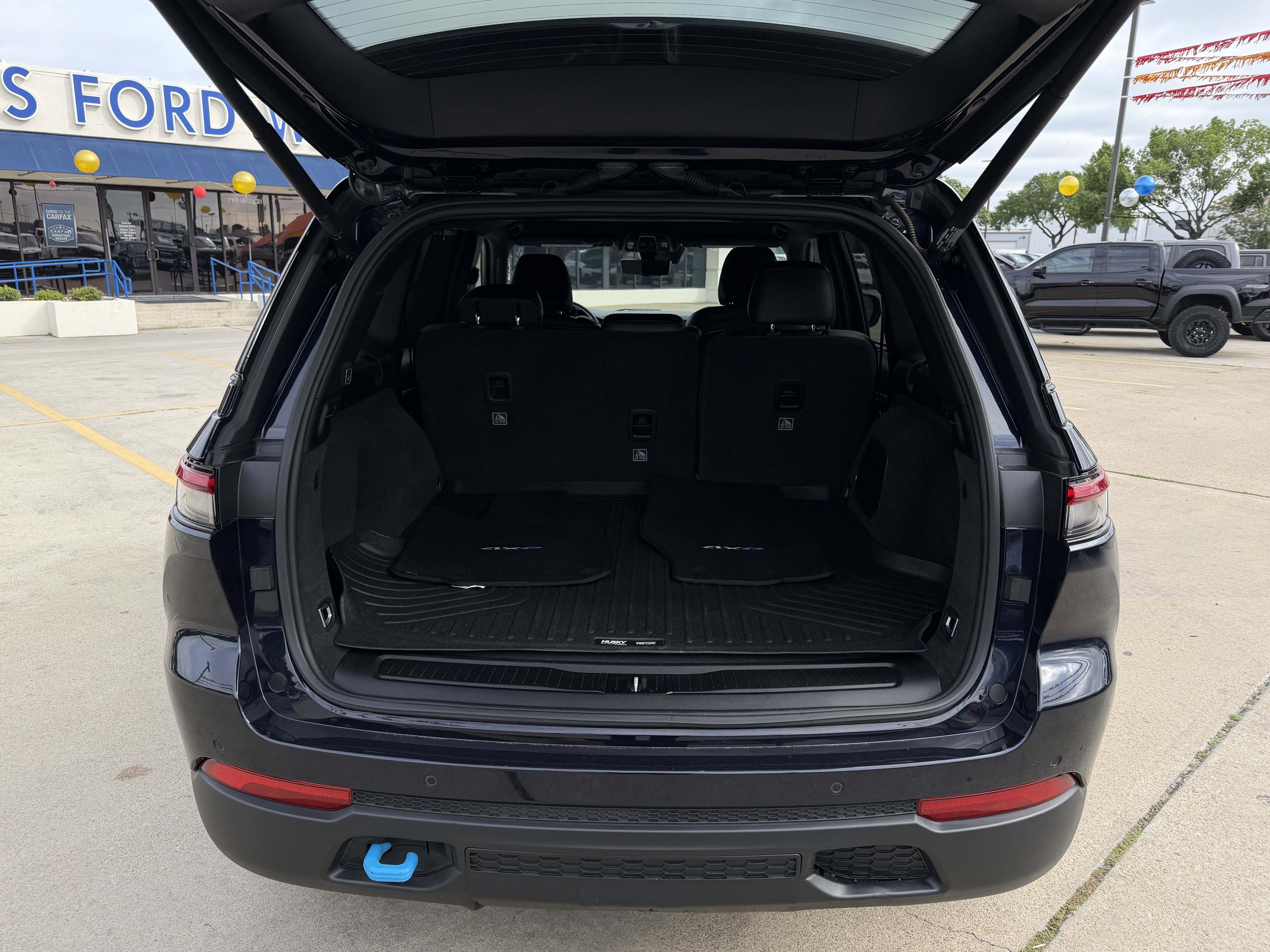 Used 2022 Jeep Grand Cherokee Trailhawk w/ Luxury Tech Group III AWD/4WD image 11