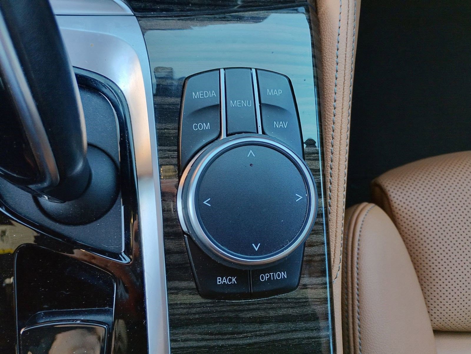 Used 2023 BMW 530i 530i w/ M Sport Package image 15