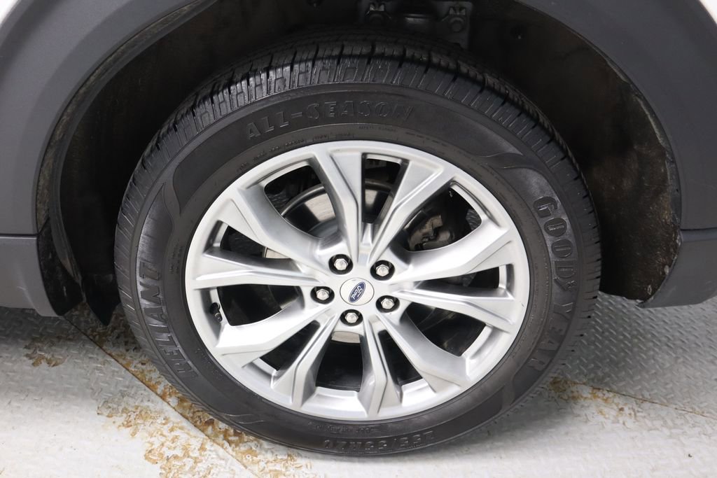 Certified 2020 Ford Explorer XLT w/ Equipment Group 202A image 19