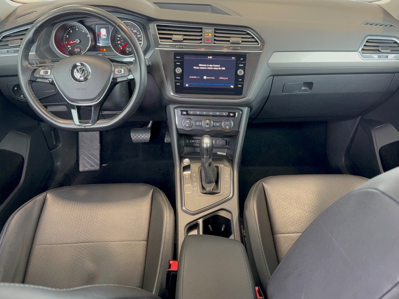 Used 2018 Volkswagen Tiguan SE FWD image 17