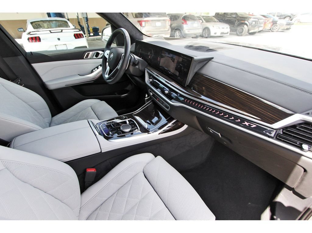 Used 2024 BMW X7 xDrive40i w/ Climate Comfort Package AWD/4WD image 28
