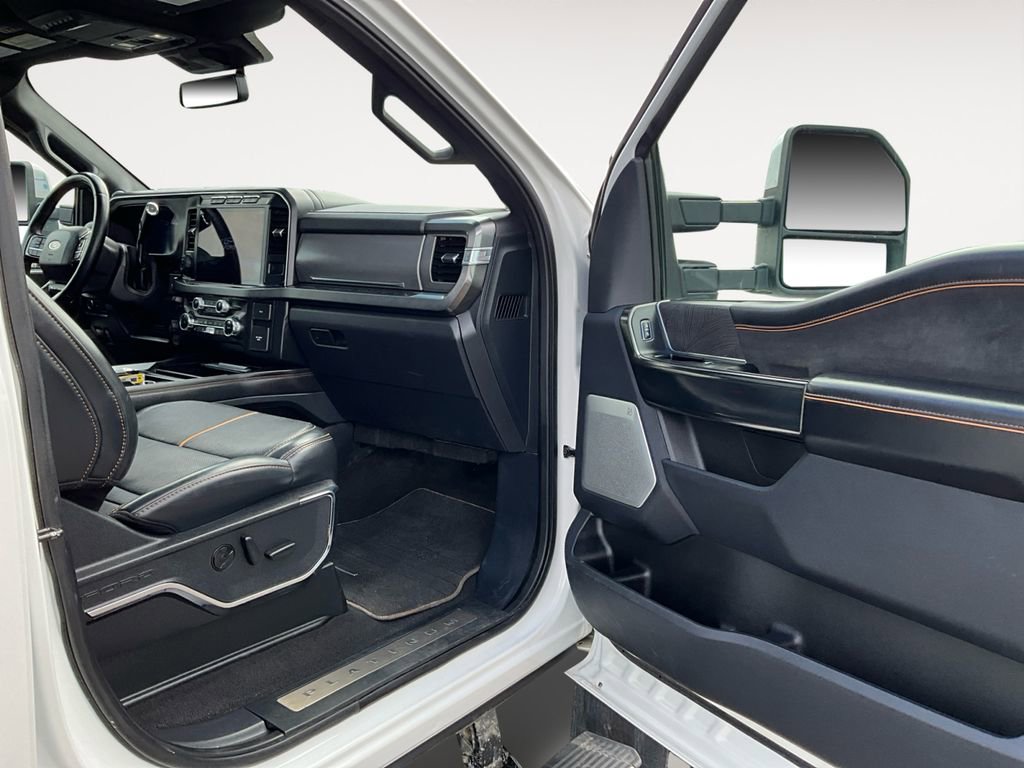 Certified 2024 Ford F450 Platinum w/ FX4 Off-Road Package AWD/4WD image 9