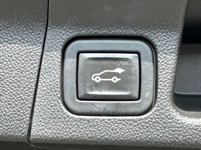 Used 2021 GMC Acadia Denali w/ Denali Ultimate Package AWD/4WD image 14