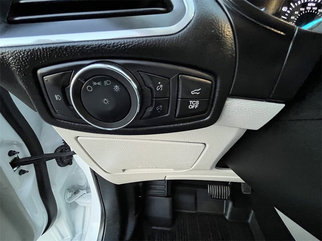 Certified 2022 Ford Edge Titanium w/ Class II Trailer Tow Package image 19