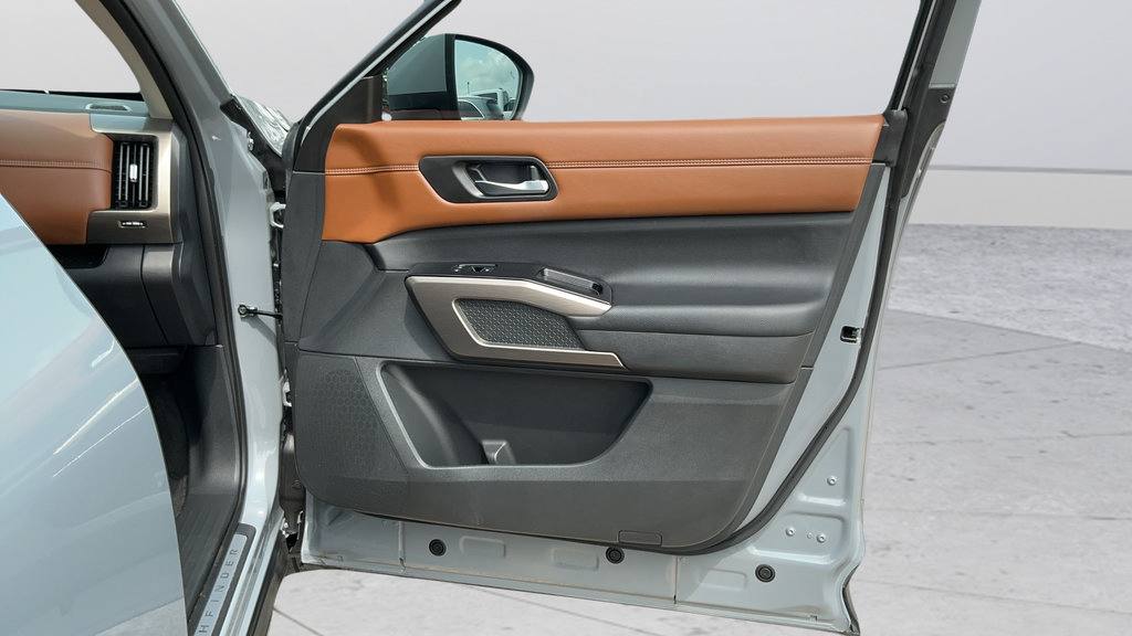 Used 2024 Nissan Pathfinder Platinum FWD image 23