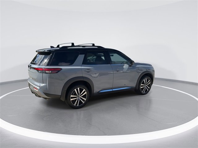 Used 2023 Nissan Pathfinder Platinum w/ Cargo Package image 6