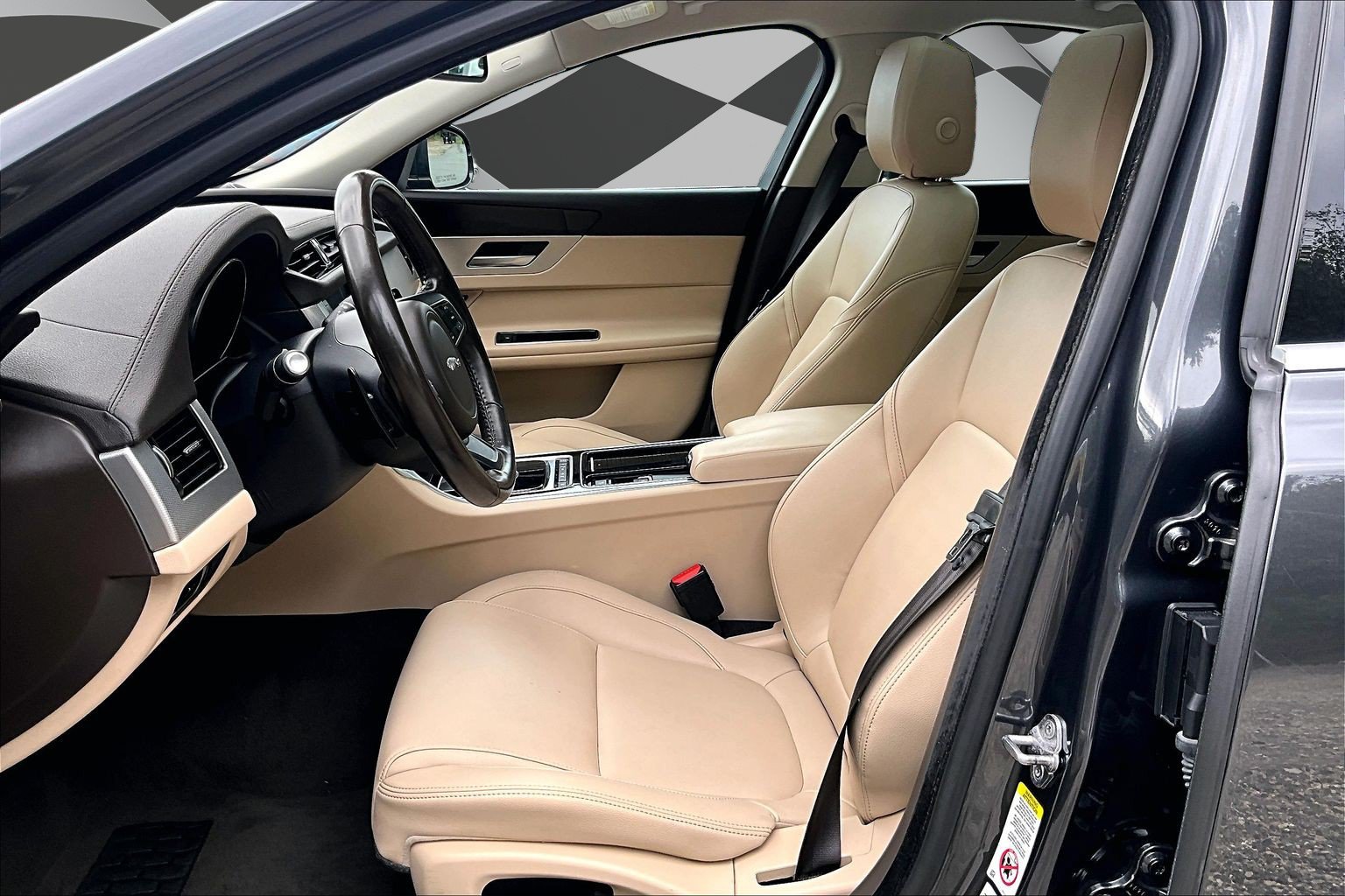 Used 2017 Jaguar XF Premium AWD/4WD image 27