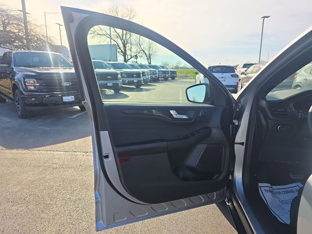 Certified 2023 Ford Escape ST-Line Elite AWD/4WD image 16