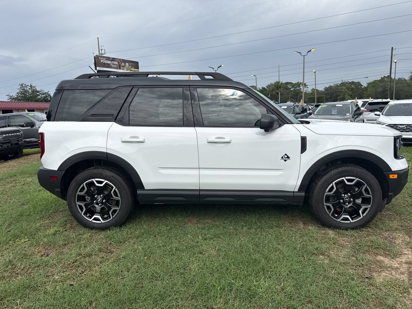 Certified 2025 Ford Bronco Sport Outer Banks w/ Outer Banks Tech Package+ AWD/4WD image 3