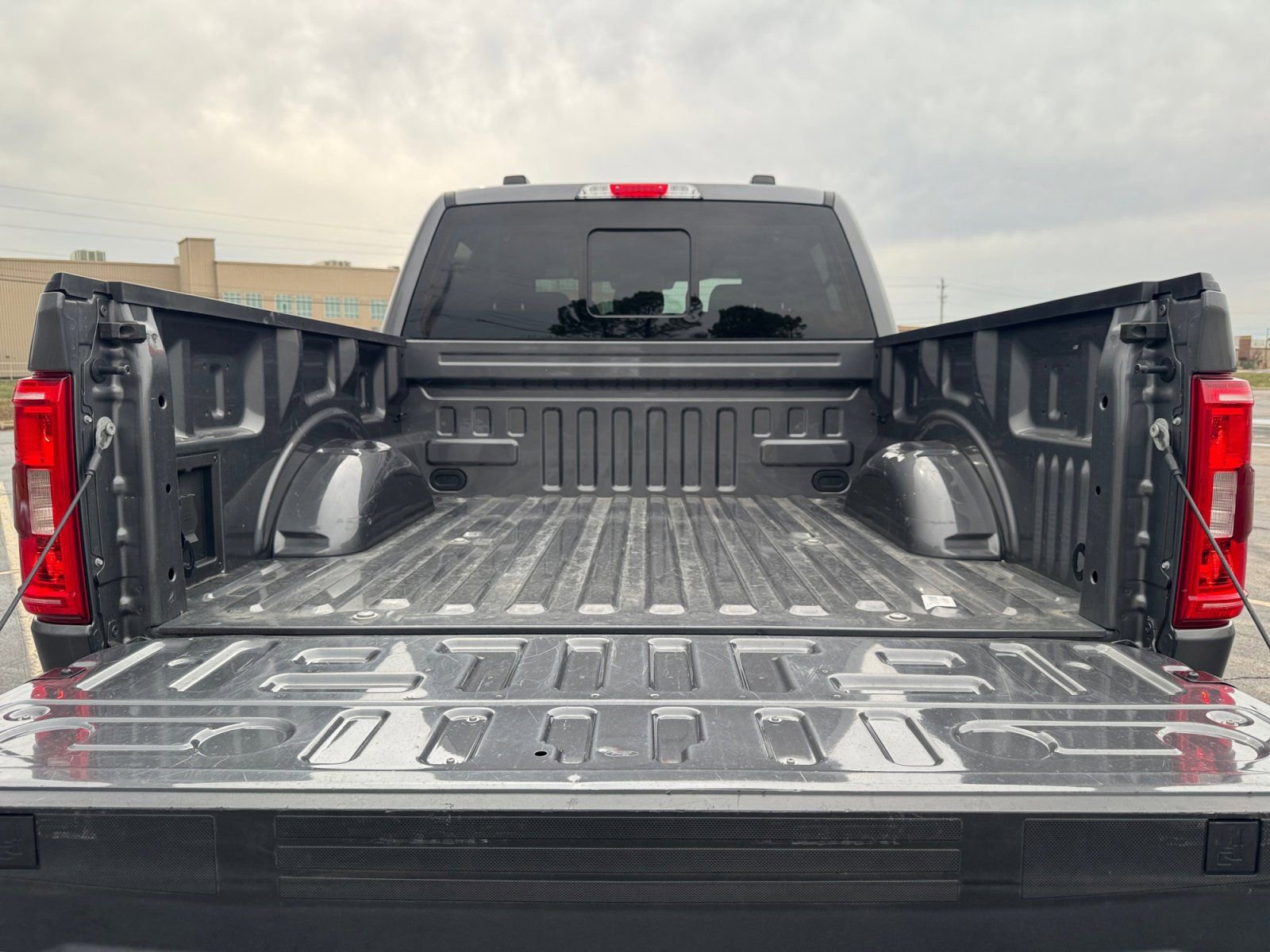 Certified 2022 Ford F150 XLT w/ Equipment Group 302A High image 17