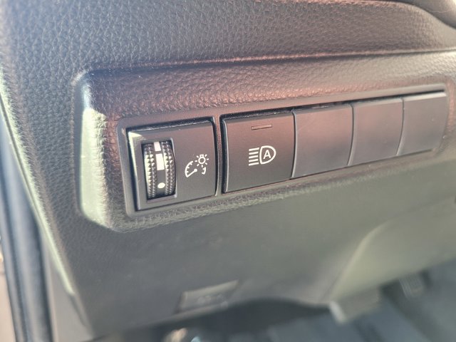 Used 2020 Toyota Corolla LE FWD image 19