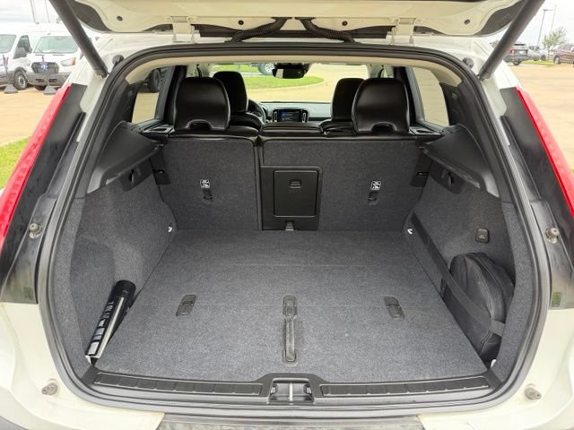 Used 2019 Volvo XC40 T5 Momentum AWD/4WD image 7