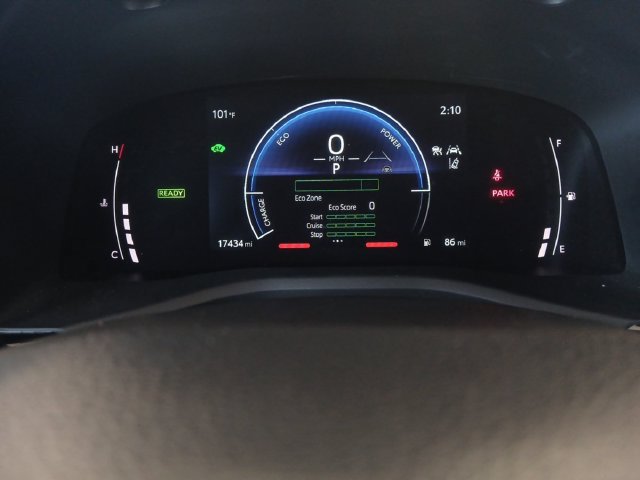 Used 2025 Toyota Camry SE FWD image 9