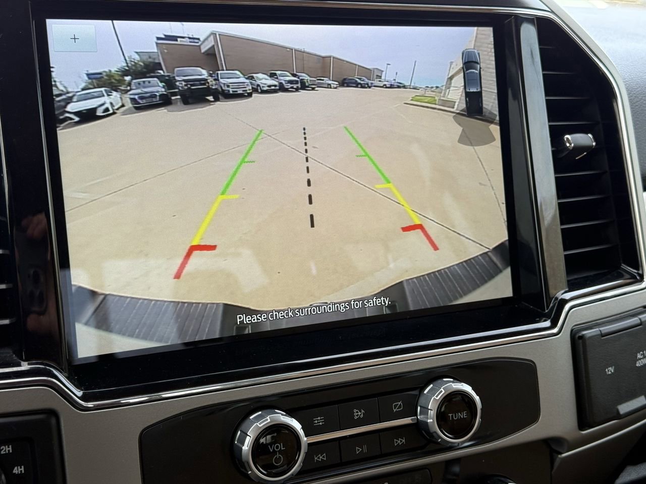 Certified 2022 Ford F250 Lariat w/ Lariat Value Package image 18