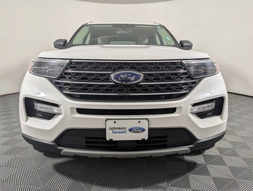 Certified 2022 Ford Explorer XLT w/ Equipment Group 202A RWD image 3