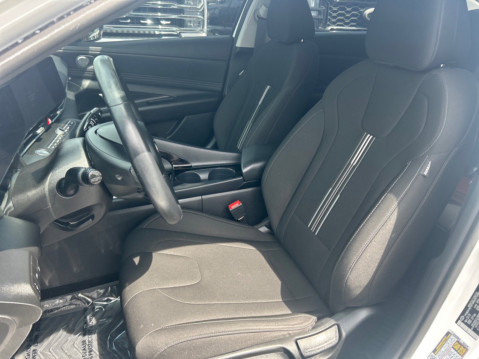 Used 2023 Hyundai Elantra SEL w/ Convenience Package FWD image 9