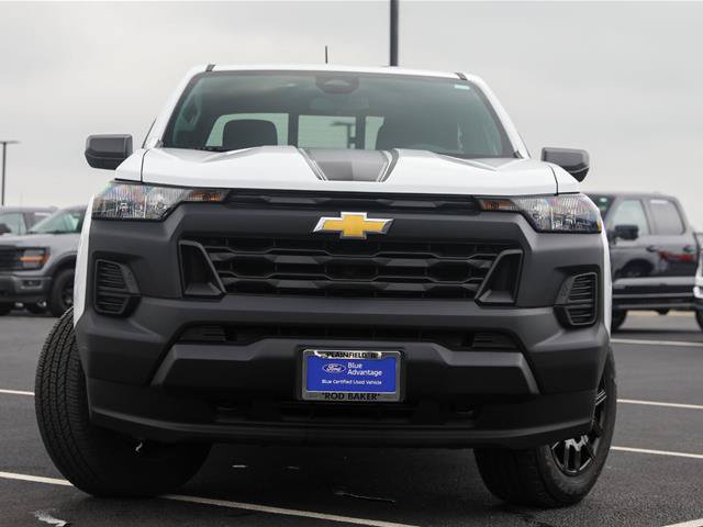 Used 2026 Chevrolet Colorado W/T AWD/4WD image 3