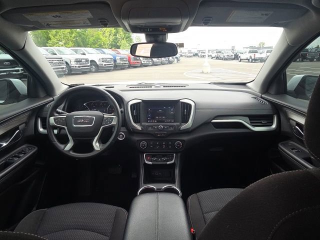 Used 2024 GMC Terrain SLE AWD/4WD image 19