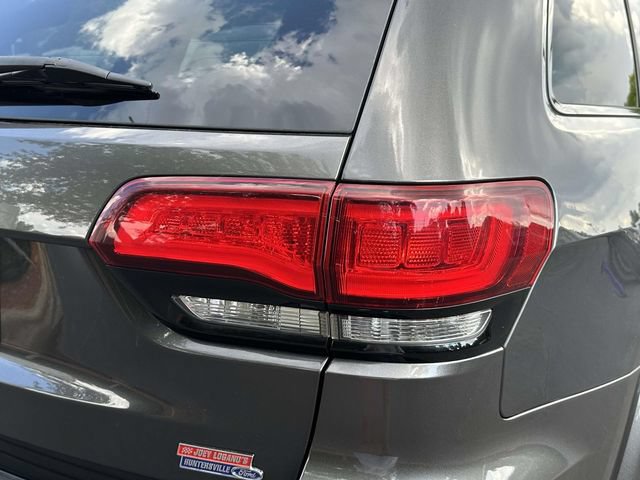 Used 2017 Jeep Grand Cherokee Altitude AWD/4WD image 17