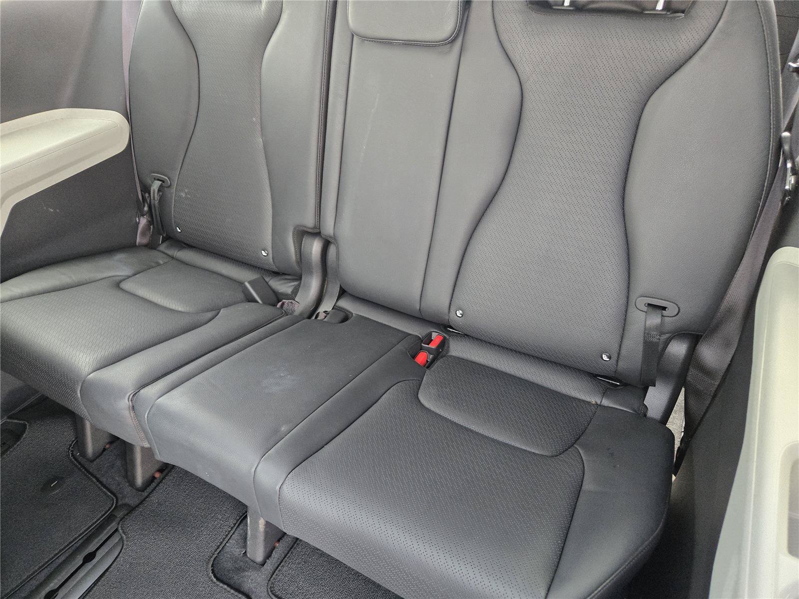 Used 2022 Kia Carnival SX Prestige FWD image 29