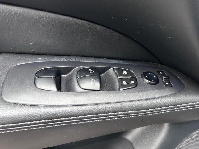Used 2019 Nissan Pathfinder Platinum image 22