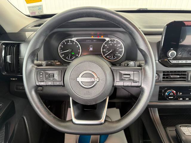Used 2023 Nissan Pathfinder S FWD image 16