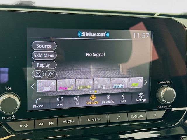 Used 2022 Nissan Pathfinder SV w/ SV Premium Package image 19