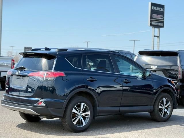 Used 2017 Toyota RAV4 XLE AWD/4WD image 8
