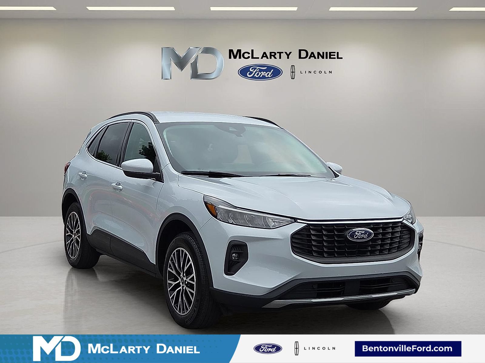 Certified 2025 Ford Escape SE