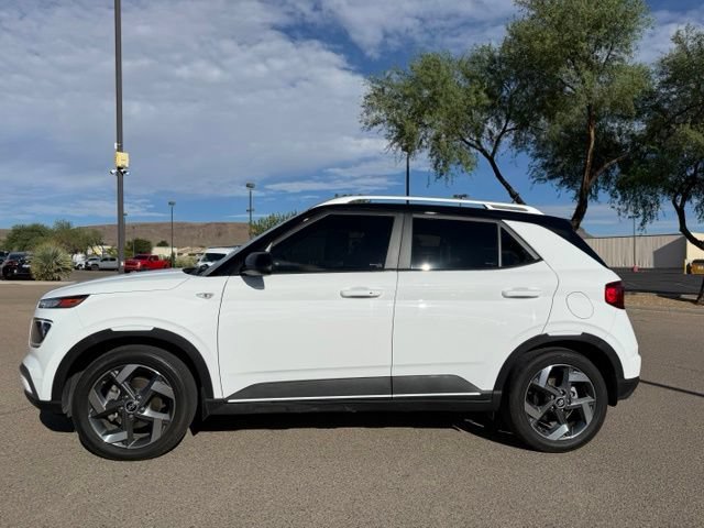 Used 2024 Hyundai Venue Limited FWD image 10