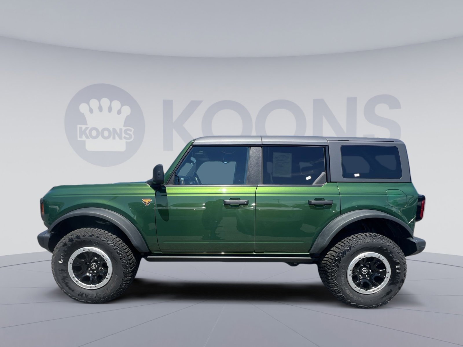 Certified 2023 Ford Bronco Badlands w/ Sasquatch Package AWD/4WD image 13