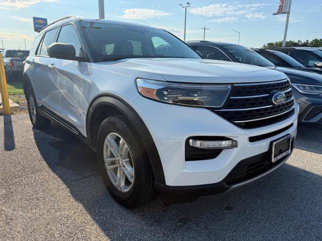 Certified 2022 Ford Explorer XLT w/ Equipment Group 202A AWD/4WD image 5