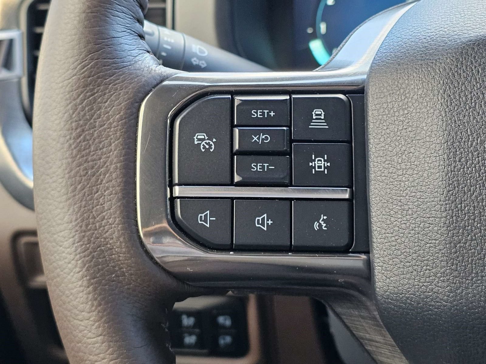 Certified 2025 Ford F150 King Ranch AWD/4WD image 29