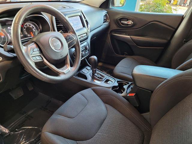 Used 2019 Jeep Cherokee Latitude w/ Popular Appearance Group FWD image 13