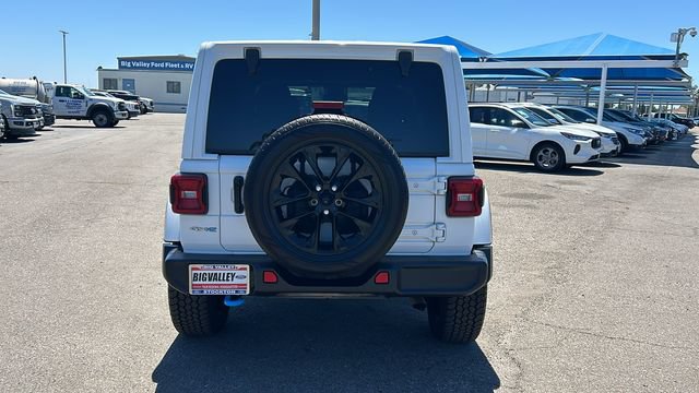 Used 2024 Jeep Wrangler Unlimited Sahara AWD/4WD image 4