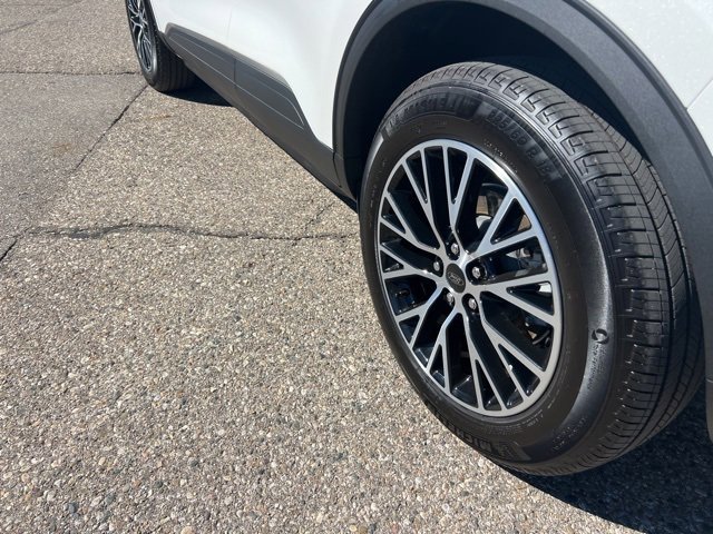 Certified 2025 Ford Escape SE image 26