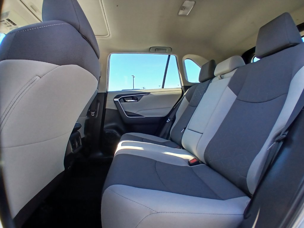 Used 2021 Toyota RAV4 XLE w/ Convenience Package FWD image 22
