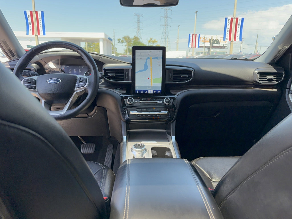 Certified 2023 Ford Explorer Limited w/ Limited Technology Package image 30